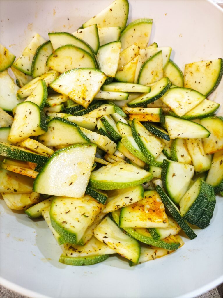 Cukinia smażona z patelni z curry