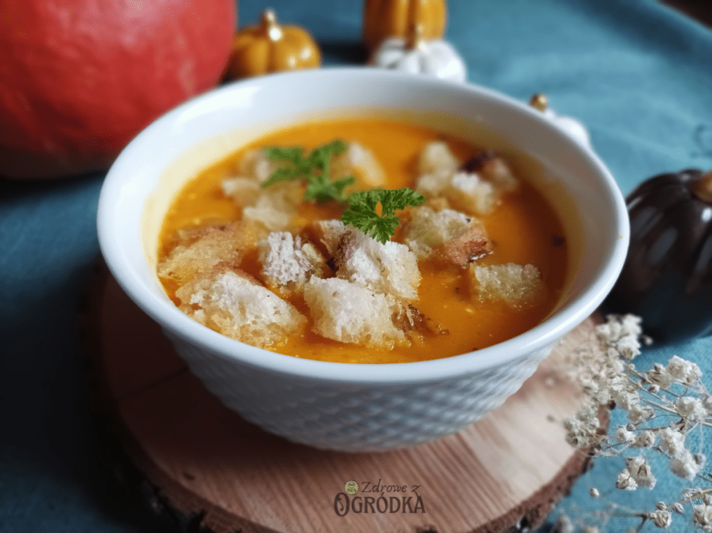 Zupa krem z dyni hokkaido Zupa krem z pieczonej dyni hokkaido