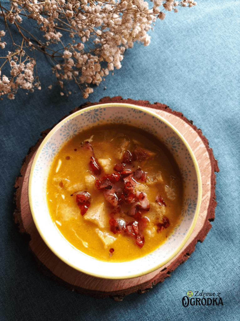 Zupa krem z brukselki z grzankami