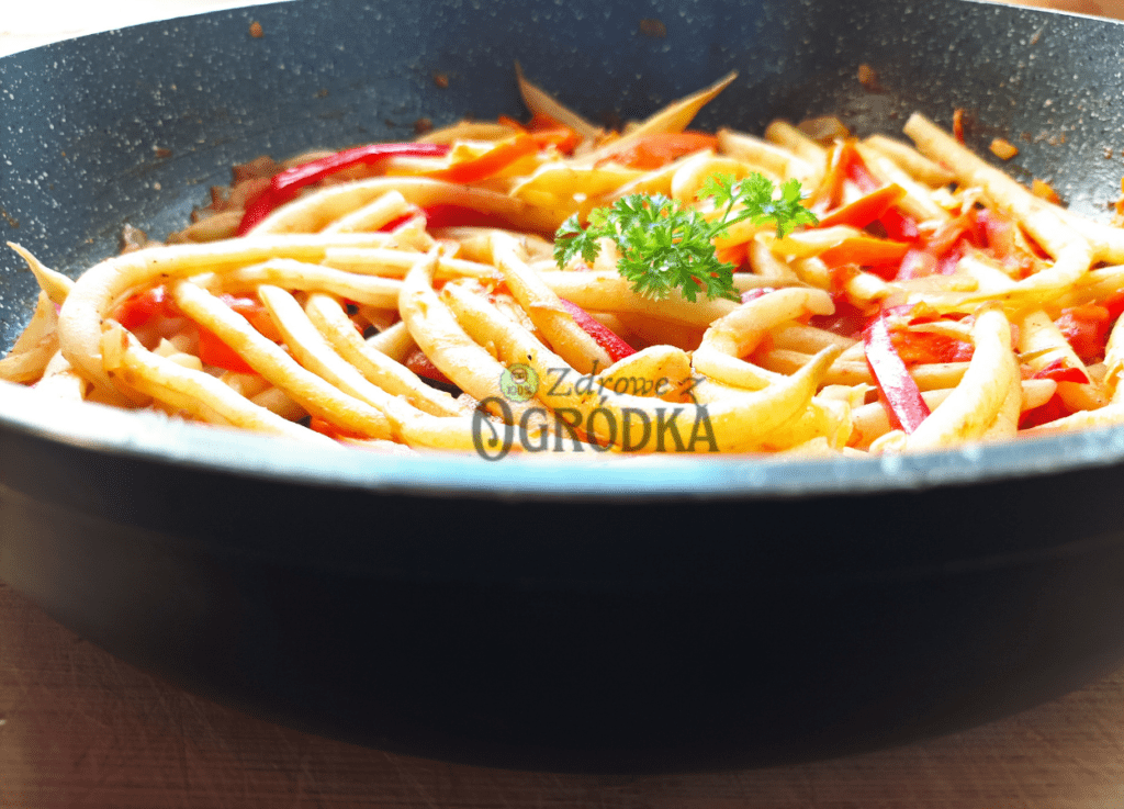 fasolka szparagowa smażona do obiadu Fasolka szparagowa smażona z czosnkiem