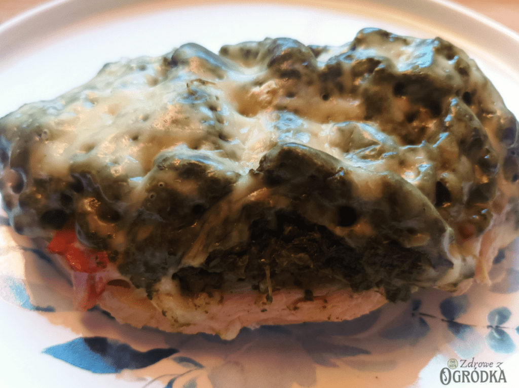 Kurczak ze szpinakiem zapiekany w piekarniku Kurczak ze szpinakiem