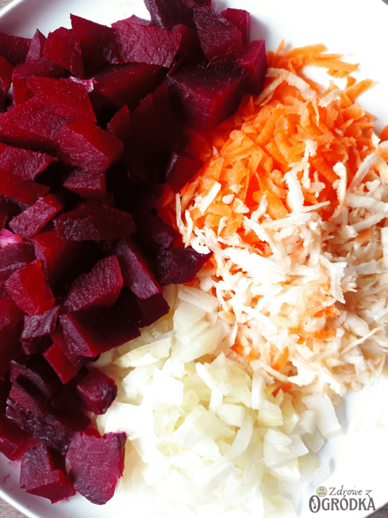 Buraczki na zupę Buraczki pieczone pokrojone w kostkę
