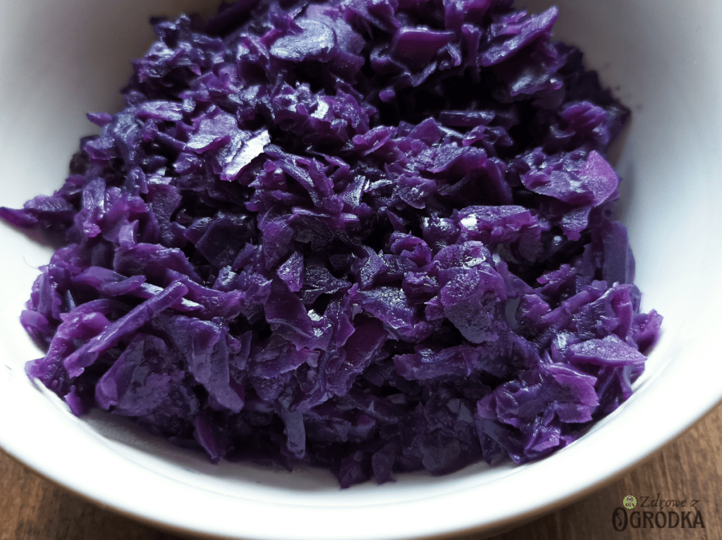 Czerwona kapusta do obiadu na ciepło Czerwona kapusta zwana jako modra kapusta