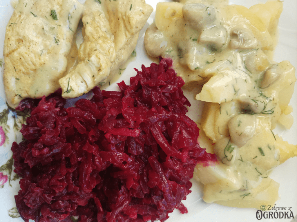 Buraczki zasmażane z jabłkiem